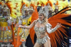 Женские прелести на карнавале в Рио-де-Жанейро