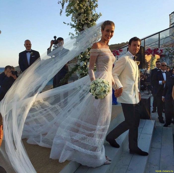 Модель Victoria's Secret вышла замуж за египетского миллиардера