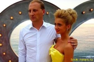 Один из богатейших людей России женился на молодой избраннице