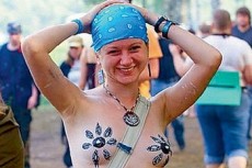 Калужский фестиваль перегнал Казантип по числу голых красавиц