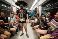 Флеш-моб “В метро без штанов”
