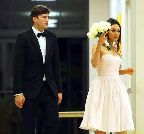 Мила Кунис примерила свадебное платье