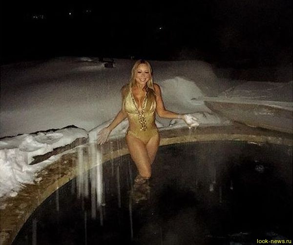 Певица Мэрайя Кэри не боится простуды. Звезда опубликовала снимок, на котором она купается в бассейне под открытым небом.