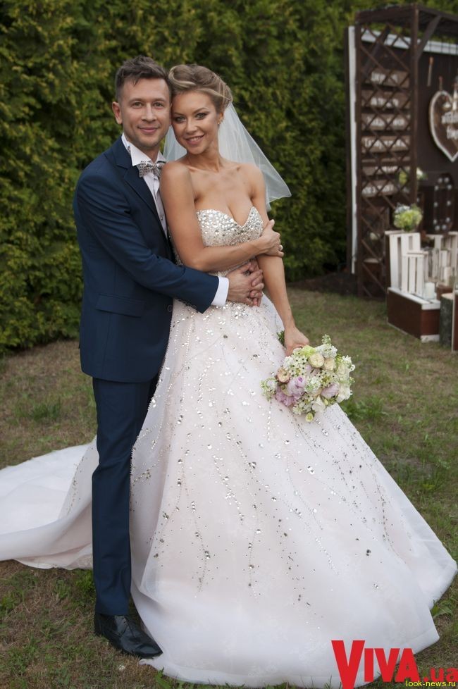 Дмитрий Ступка и Полина Логунова устроили пышную свадьбу под Киевом