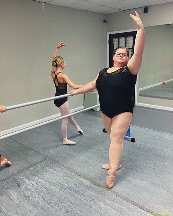 15-летняя пышнотелая балерина покоряет мир танцев своей грацией и пластикой