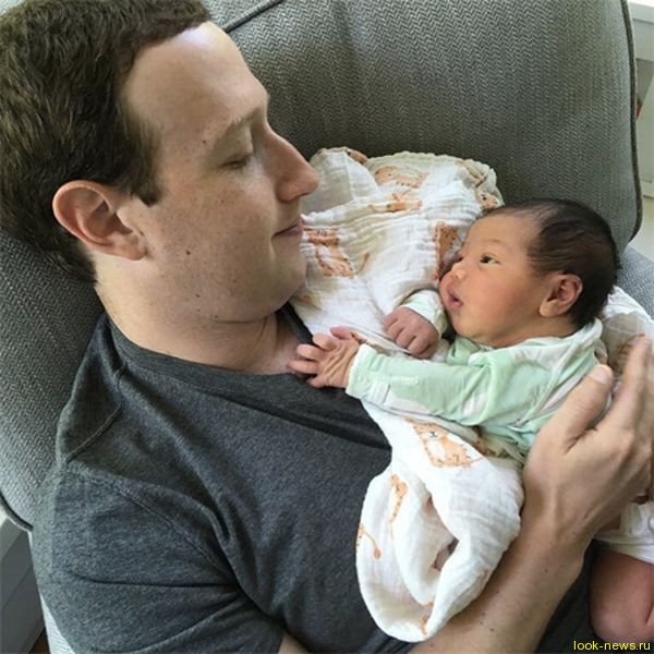 Марк Цукерберг опубликовал трогательное фото с новорожденной дочерью