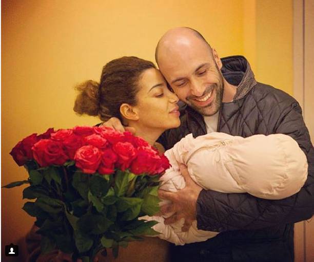 Евгений Папунаишвили сообщил о выписке супруги и новорожденной дочери